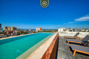 Cozy Condo with Rooftop Pool - Private Balcony